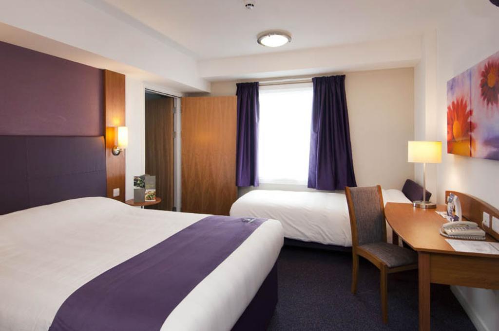 Premier Inn Newport/Telford ニューポート エクステリア 写真
