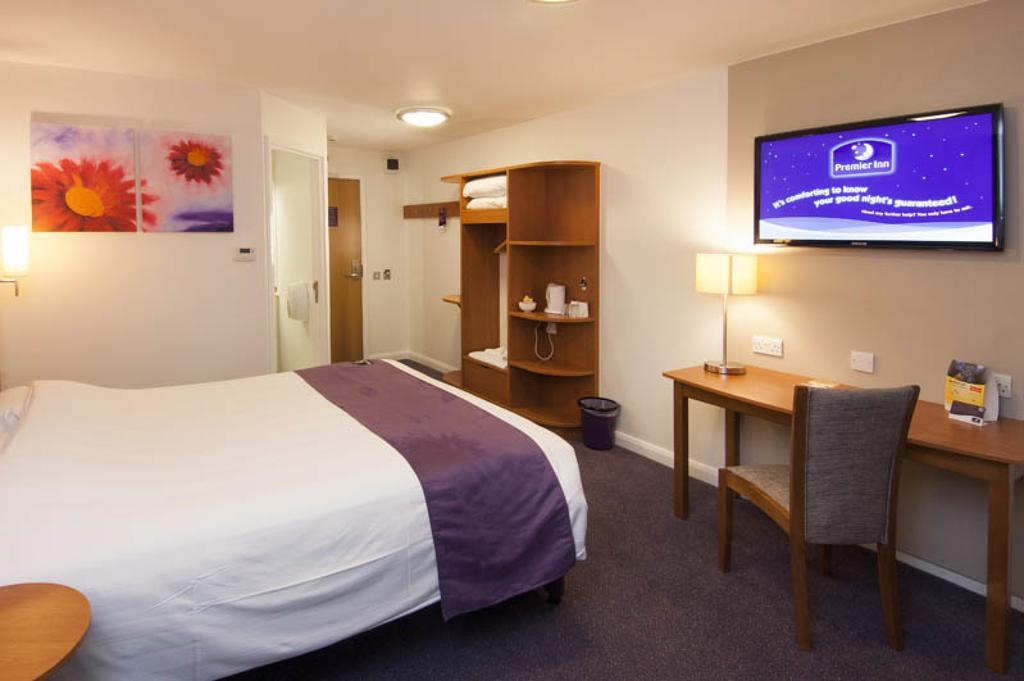 Premier Inn Newport/Telford ニューポート エクステリア 写真