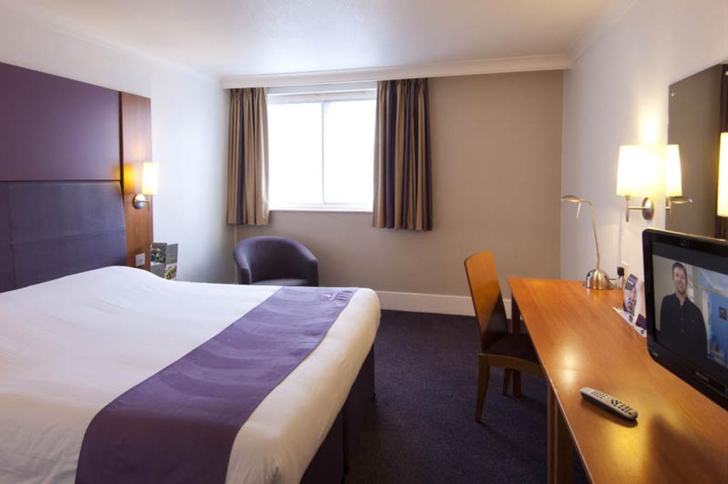 Premier Inn Newport/Telford ニューポート エクステリア 写真